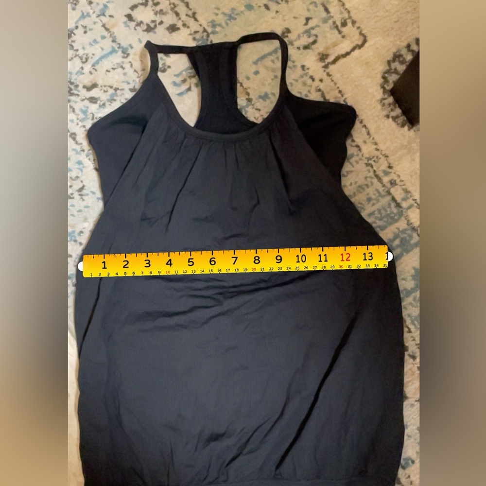✨Lululemon No Limits Black Tank Top Size 2 - Picture 9 of 9